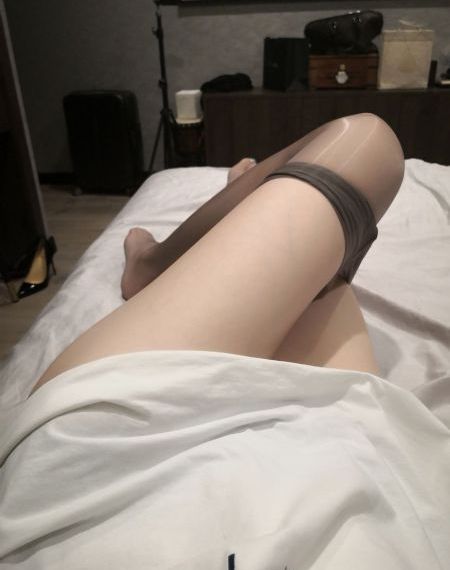 和三个婕子做受hd