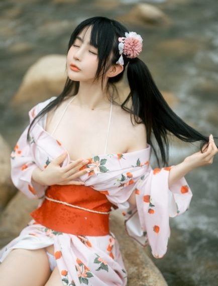 《安达与岛村》