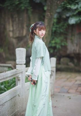 《特殊的精油按摩》
