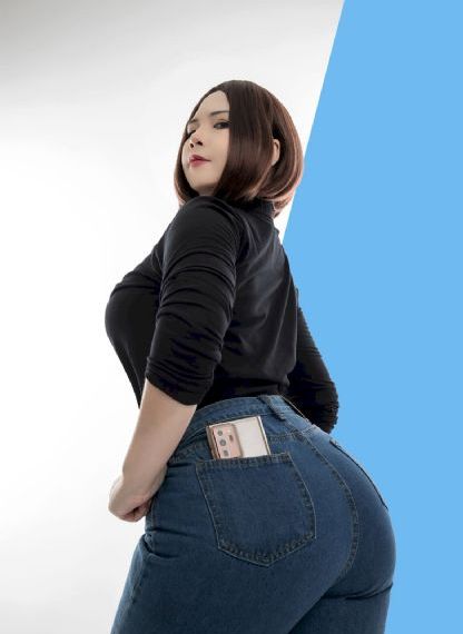 摸胸摸下面