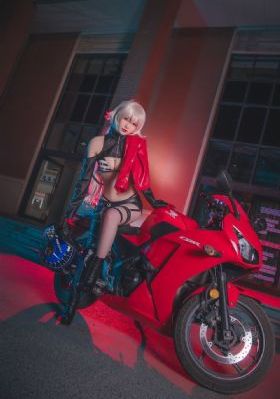 装甲骑女